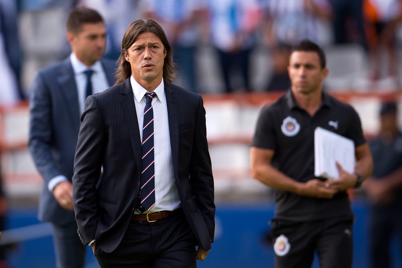 Matías Almeyda se ha convertido en todo un ídolo del "Chiverío". El estratega tomó al equipo en uno de sus peores momentos y hoy lo tiene peleando el liderato.