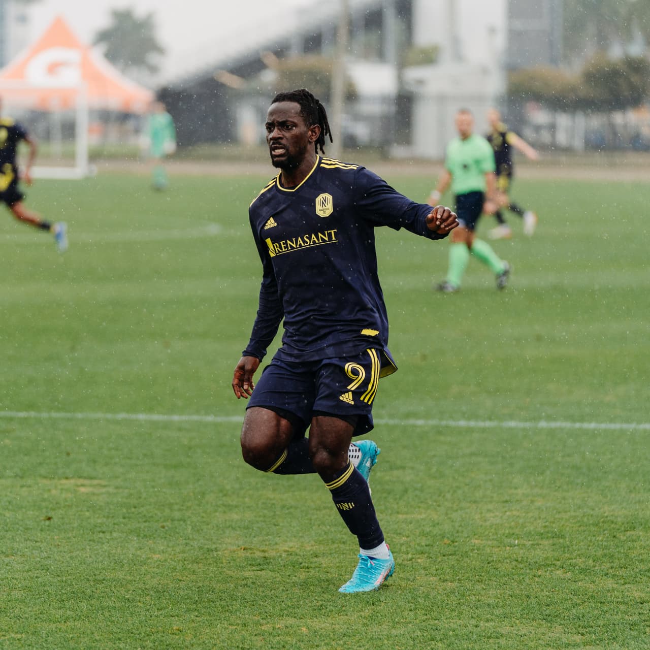 El marfileño Aké Loba fue el autor de uno de los tantos de Nashville SC.