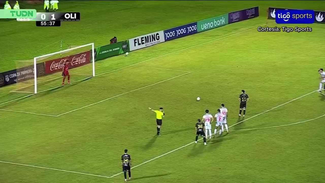 Olimpia de Paraguay anota el gol más gracioso e increíble del año