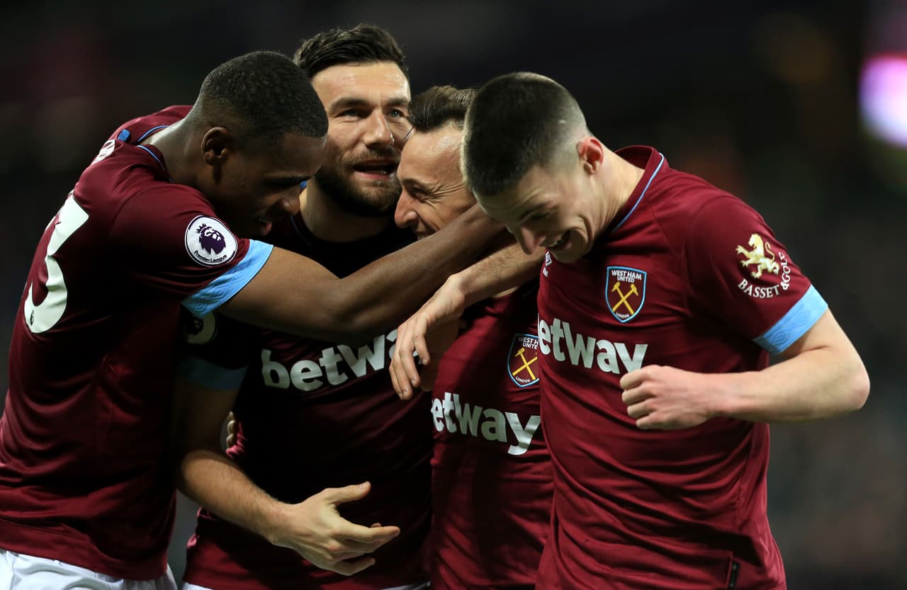 Con el resultado así el juego se fue al descanso y todo parecía indicar que el triunfo no se le iba a escapar de las manos a los londinenses.