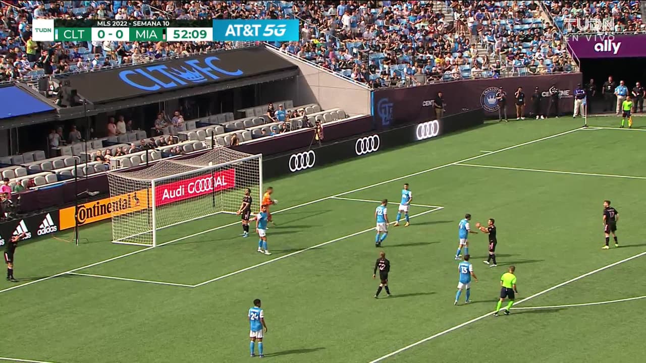 ¡TIRO ATAJADO! disparo por Kieran Gibbs.