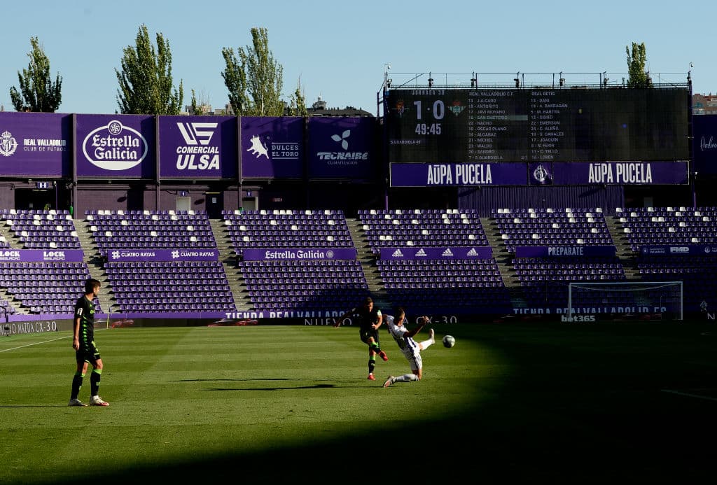 Valladolid 2-0 Betis | Sergio Guardiola (45+2’) abrió el marcador al final del primer tiempo y Óscar Plano aumentó la diferencia a los 63’ del juego. Diego Lainez ingresó a la cancha al 71’; Andrés Guardado no participó en el juego. Betis cierra la competición con 41 unidades; Valladolid libró el descenso con 42 puntos.
