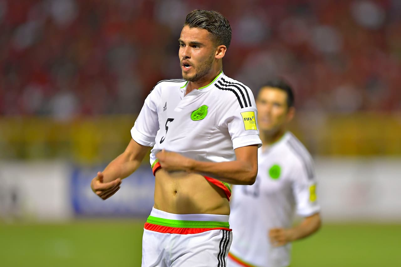 ¡Gol de México! Al minuto 58 Diego Reyes remató de cabeza para darle al Tri la ventaja que sería definitiva.