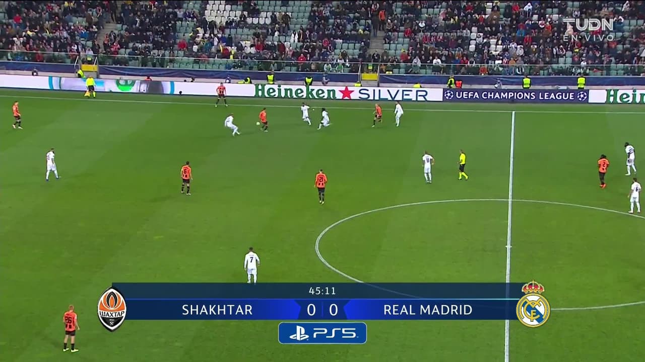 ¡GOL!  anota para Shakhtar Donetsk. Oleksandr Zubkov