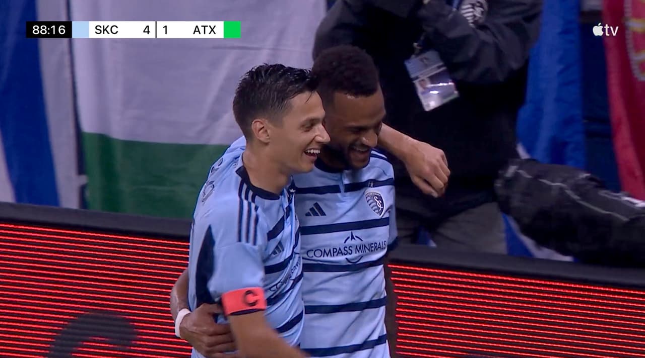 Khiry Shelton aprovecha un rebote y sella la goleada de Sporting KC