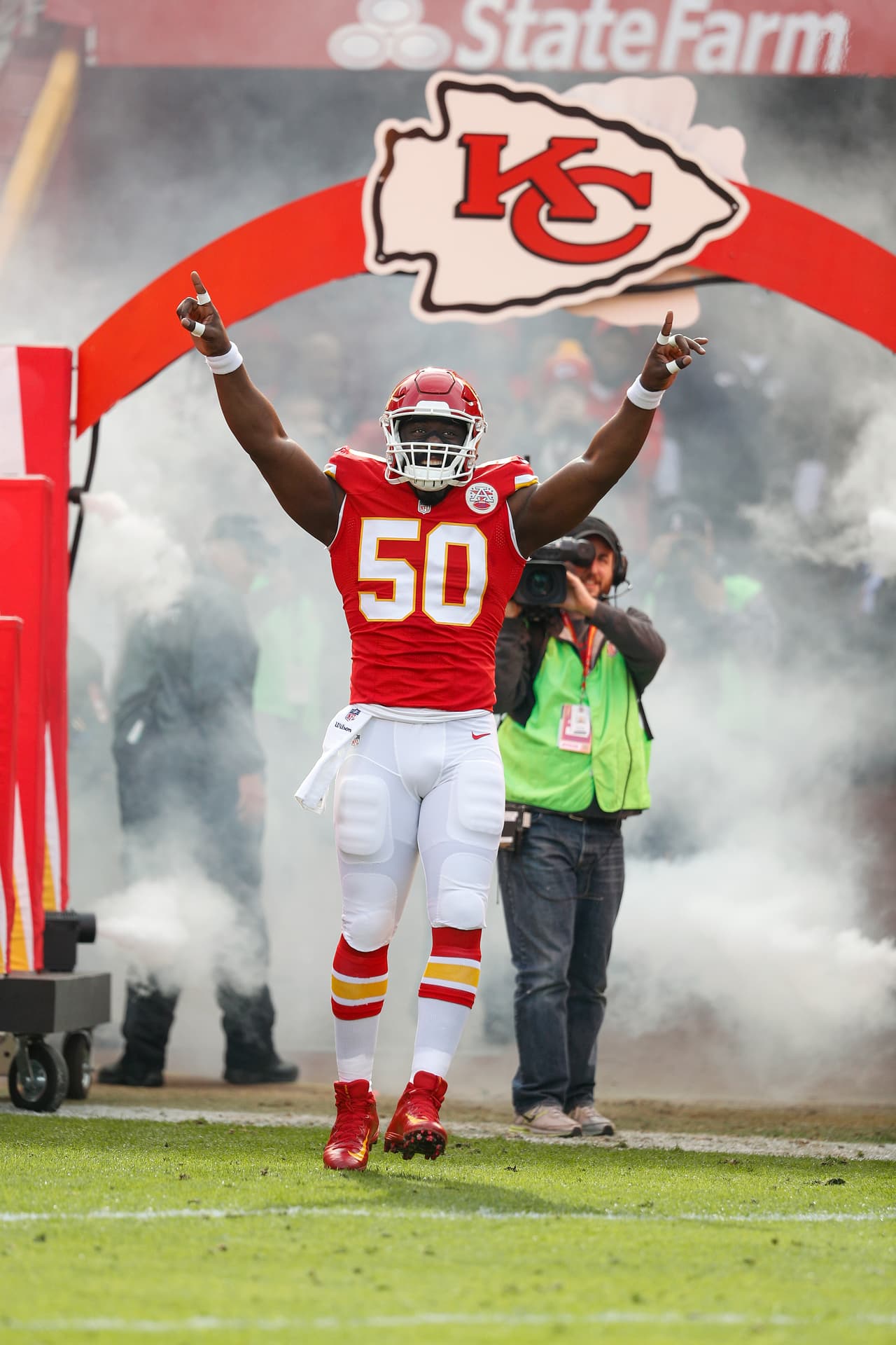 Kansas City está tan bien preparado cada semana. Me encanta su backfield agresivo.
<a href="http://www.nfl.com/player/justinhouston/2495493/profile">Justin Houston</a> por fin está sano y, como el mundo vio la noche del domingo en su pura dominación de los
<a href="http://www.nfl.com/teams/denverbroncos/profile?team=DEN">Broncos</a> (10 tacleadas, tres capturas, un balón suelto forzado), que es el gran soporte de la defensiva.