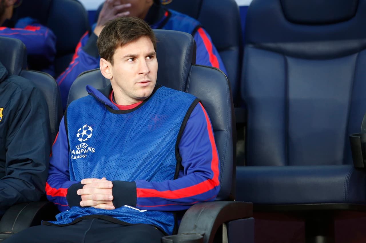 <b>¿Una historia distinta?</b>
<br>- Messi no pudo hacer nada en los primeros 90 minutos, pero se perdió el juego de vuelta por una lesión.
<br>- Quizá habría cambiado un poco el panorama, incluso la eliminatoria, con la presencia del '10' argentino en el campo.