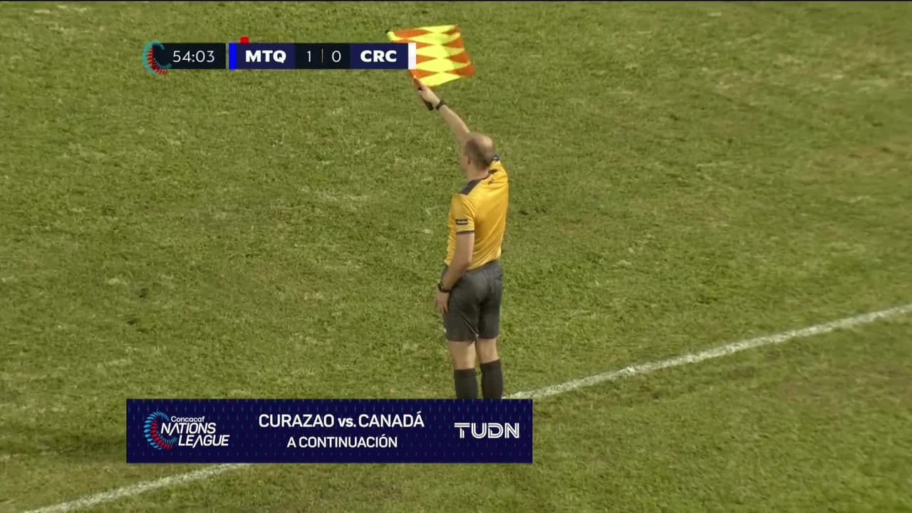 ¡TIRO ATAJADO! disparo por Kendall Waston.