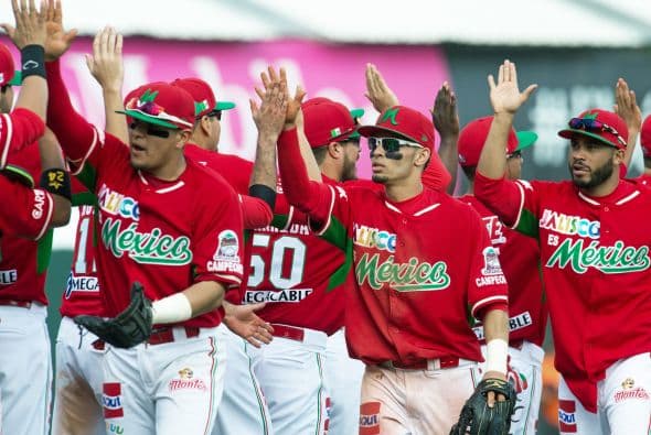 Con un efectivo trabajo de sus relevistas y bateo oportuno, los Tomateros de Culiacán de México vencieron 2x1 al club cubano Vegueros de Pinar del Rio, en el partido de este lunes, que descorrió las cortinas de la Serie del Caribe de béisbol en San Juan, Puerto Rico.