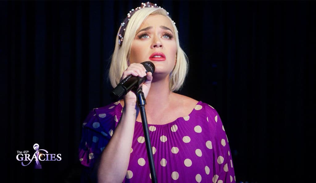 Fue muy acertado sacarle jugo a esta comparación y llevarla a un video musical.