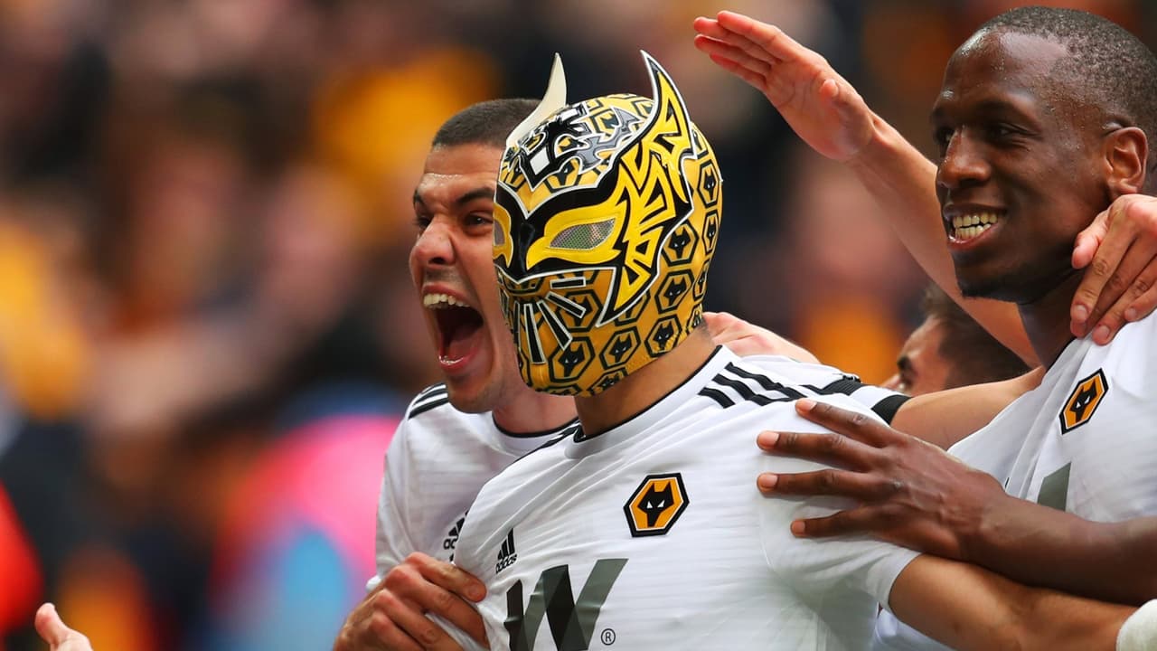 Sin Cara agradeció a Raúl Jiménez su enmascarado festejo