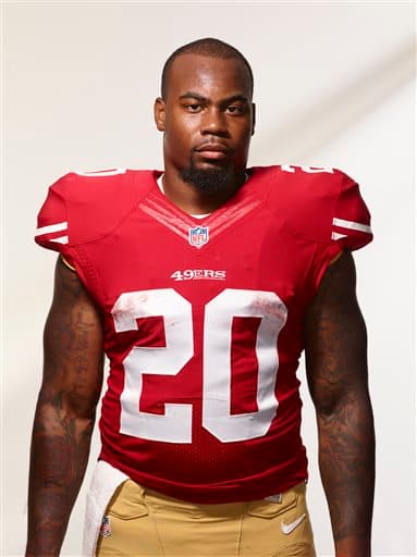 Mira las mejores tomas dentro y fuera del campo del novato corredor egresado del Sur de California y tomado por los SF 49ers (AP-NFL).