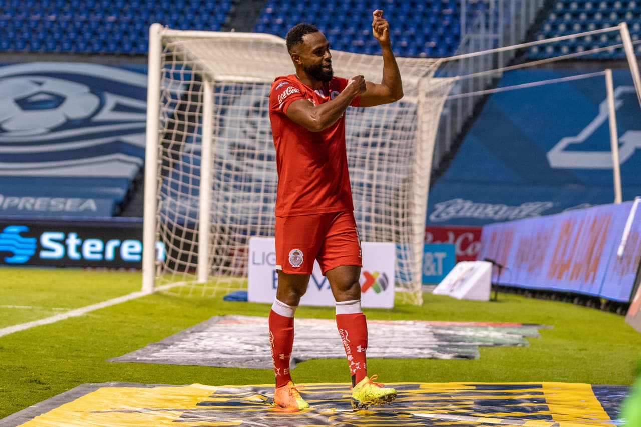 William da Silva se inspiró en el Titanic para festejar su gol contra Puebla