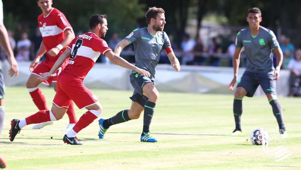Por otra parte, el mediocampista Héctor Moreno actuó los 90 minutos en la caída de la Real Sociedad 1-0 ante el Stuttgart de Alemania en juego de pretemporada.