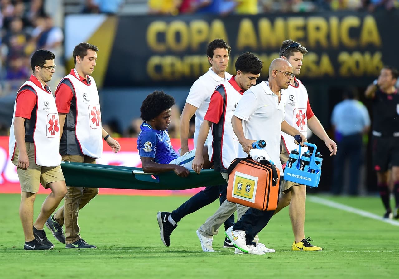 William sale lastimado del partido.