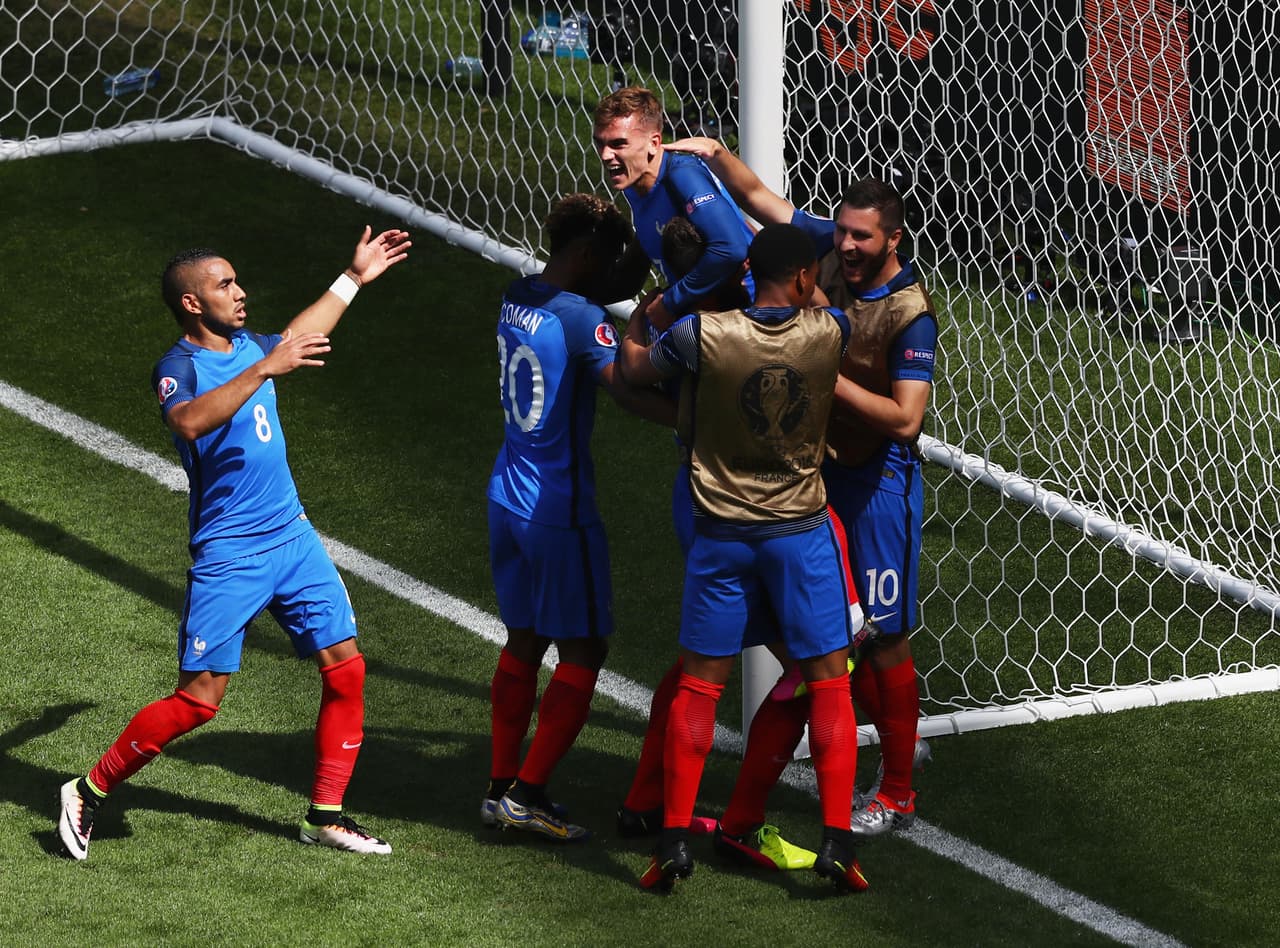 Francia por fin reflejaba su dominio de las acciones en el marcador, teniendo en Antoine Griezmann a su máxima figura por encima de atacantes como Giroud o Gignac.