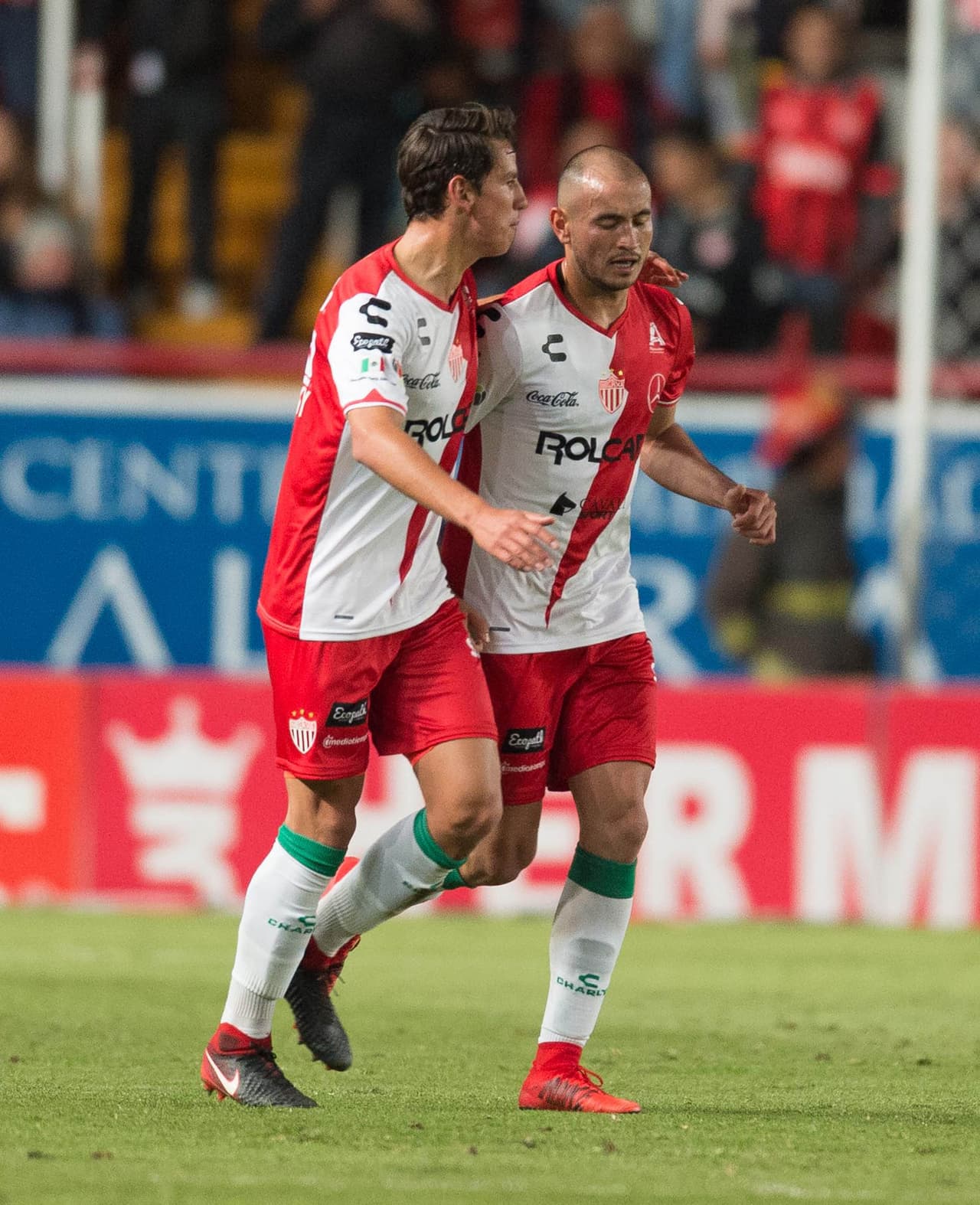 Poco antes de que terminara la primera parte, Carlos González marcó de cabeza el único tanto de Necaxa.