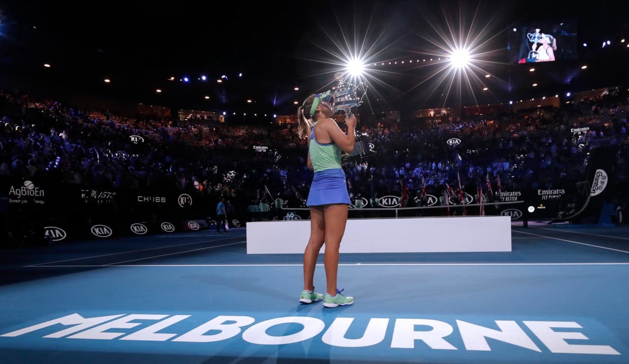 “Oficialmente, mi sueño se ha hecho realidad. Los sueños se hacen realidad. Así que, si tienen un sueño, vayan a por él y se hará realidad”, expresó la campeona más joven en Melbourne Park desde 2008.