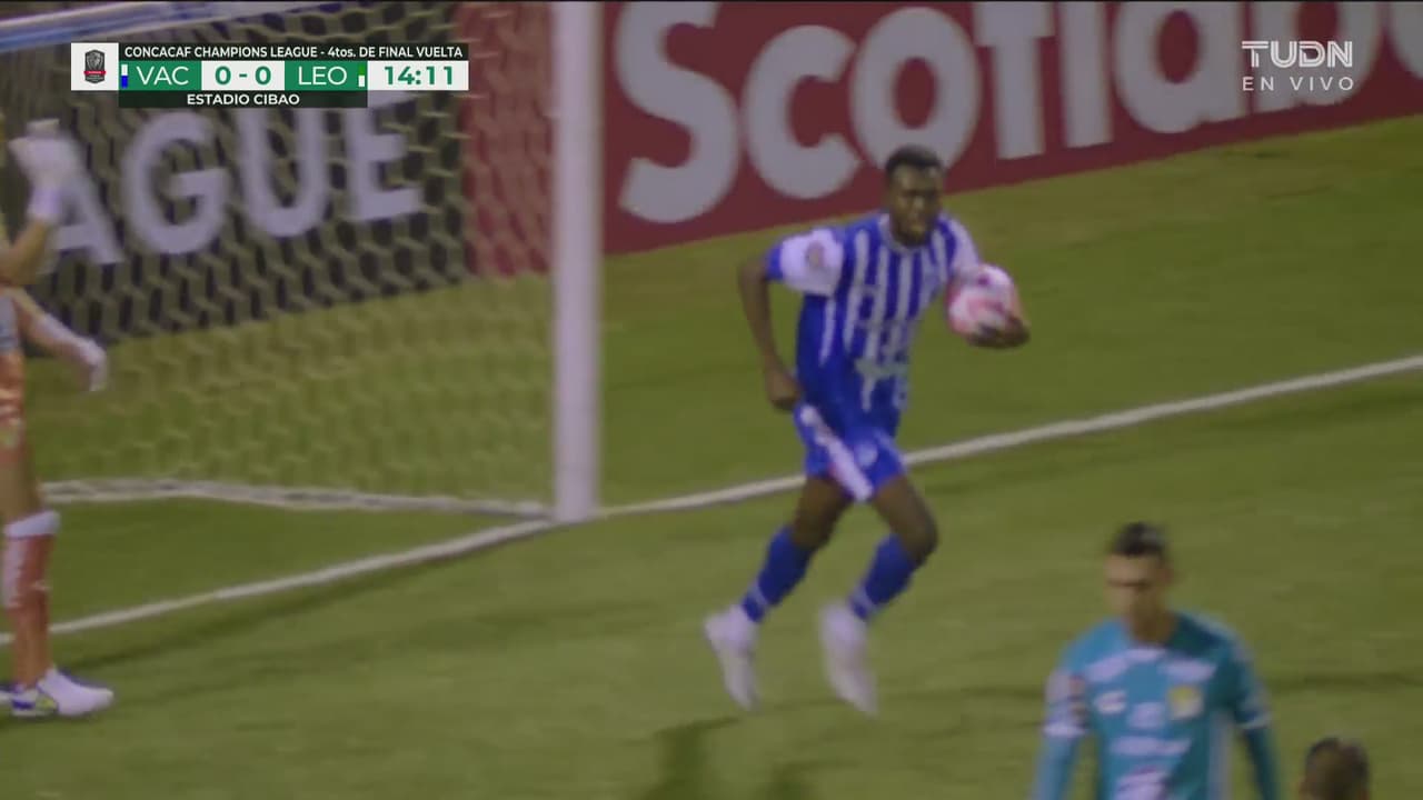 ¡Gol de Violette! Chéry remata de cabeza y pone el 1-0 sobre León