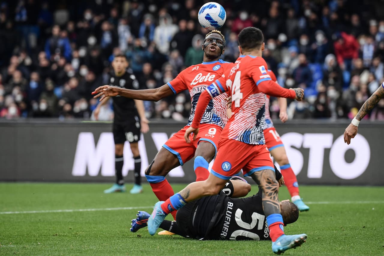 Napoli le remontó 2-1 al Udinese con un doblete de Victor Osimhen en la Jornada 30.
