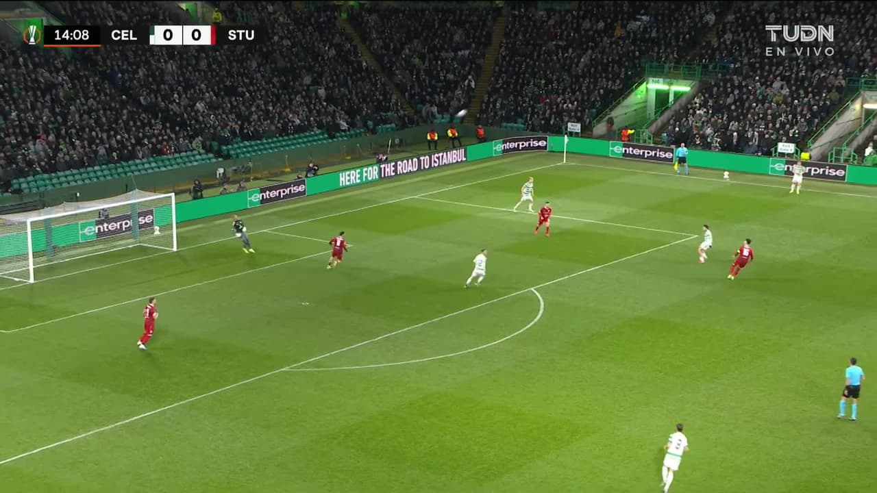 ¡GOL!  anota para VfB Stuttgart. Bilal El Khannouss