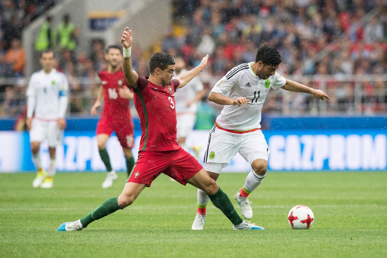 México y Portugal se vieron en un duelo muy parejo en el primer tiempo, con pocas opciones en la lucha por definir a su favor el tercer lugar de la Copa Confederaciones,