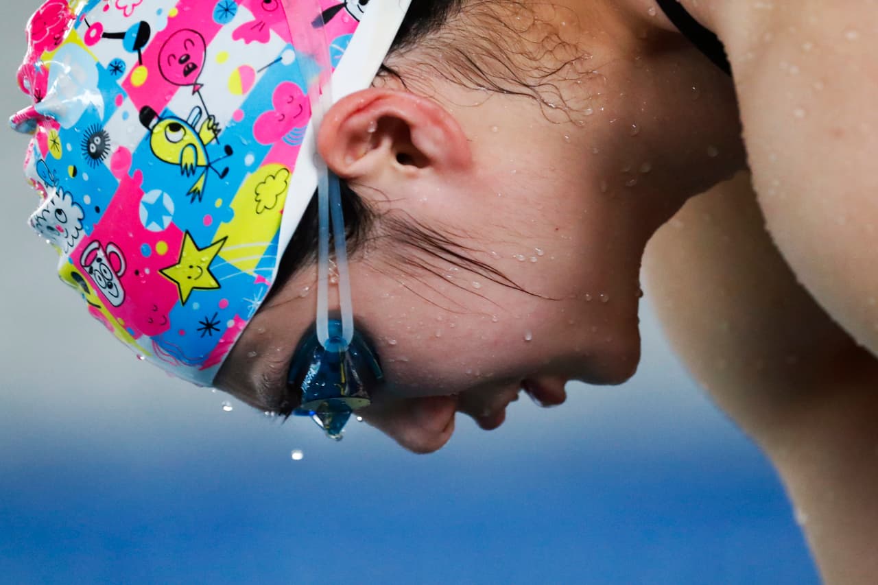 Los diseños diferentes de los gorros de baño, con colores y hasta dibujos infantiles, también serán un hecho llamativo.