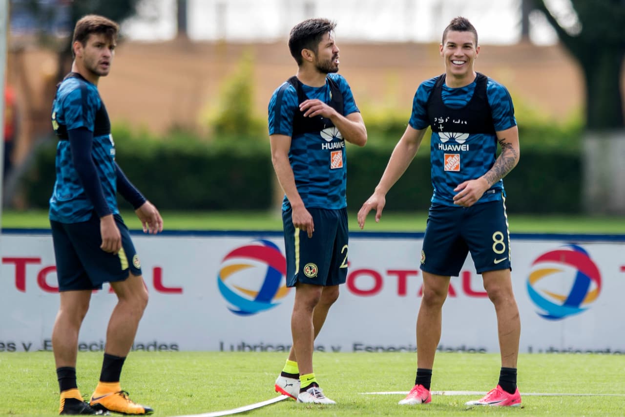 Junto a Uribe, también regreso el goleador Oribe Peralta para reintegrarse con la titular del América.