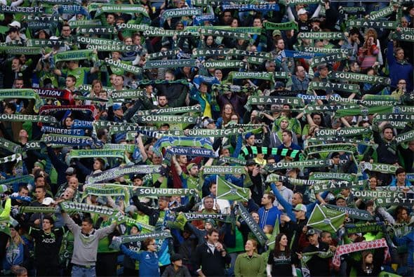 La afición de Seattle Sounders abarrotó el CenturyLink Field para el duelo de los Esmeraldas ante NE Revolution.