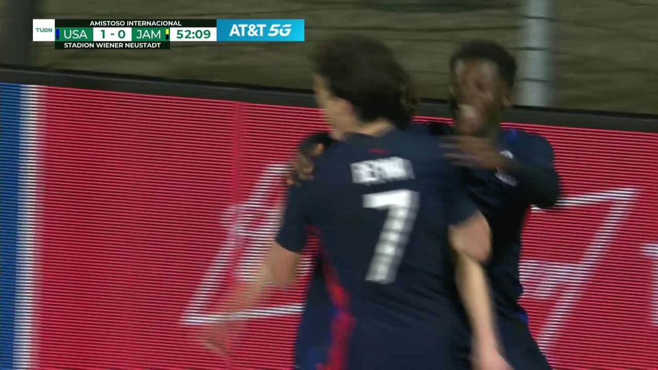 ¡GOL!  anota para Estados Unidos. ["Brenden"] ["Aaronson"]