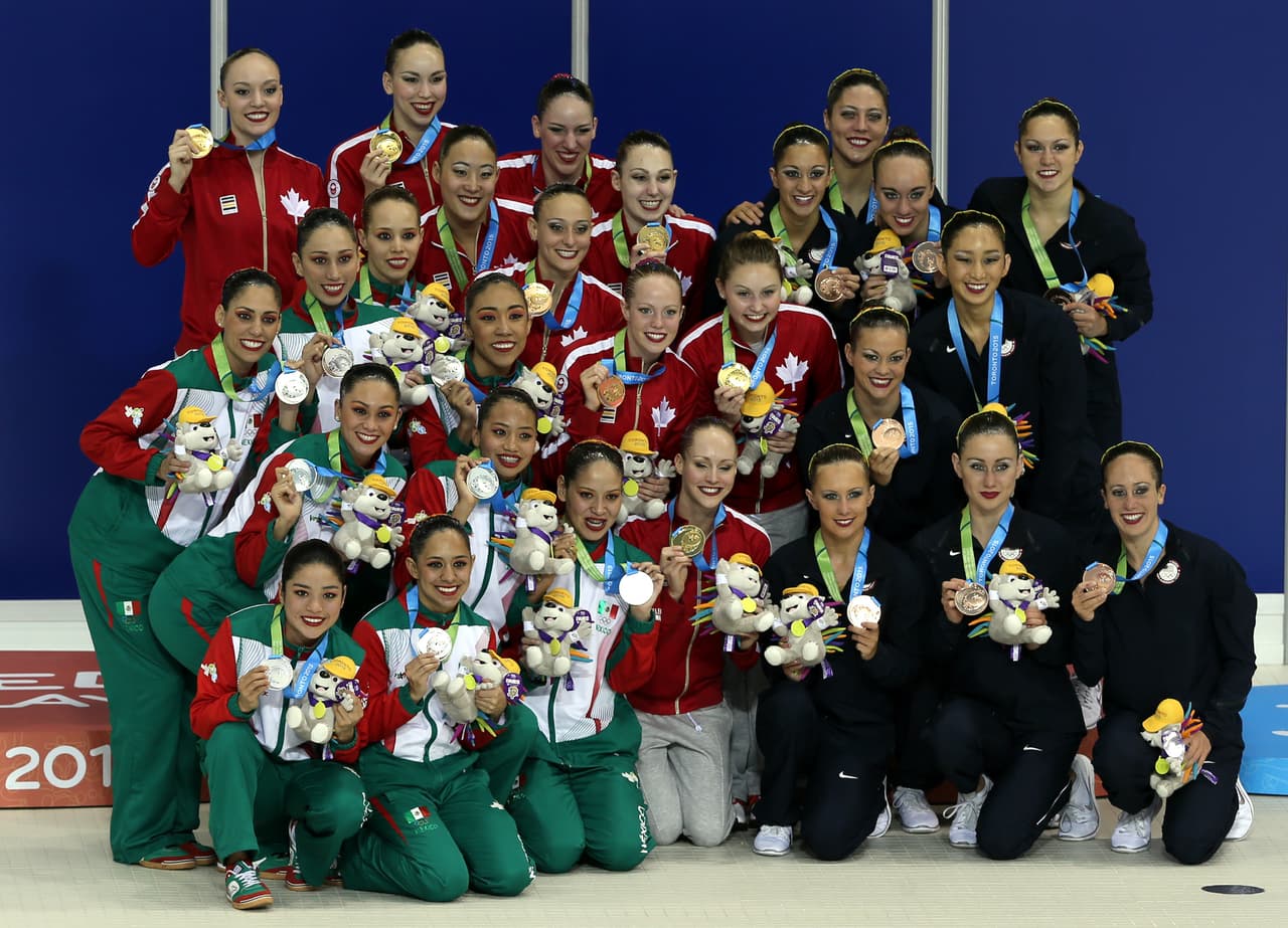 En nado sincronizado por equipo, Canadá se llevó el oro, México la plata y Estados Unidos el bronce.