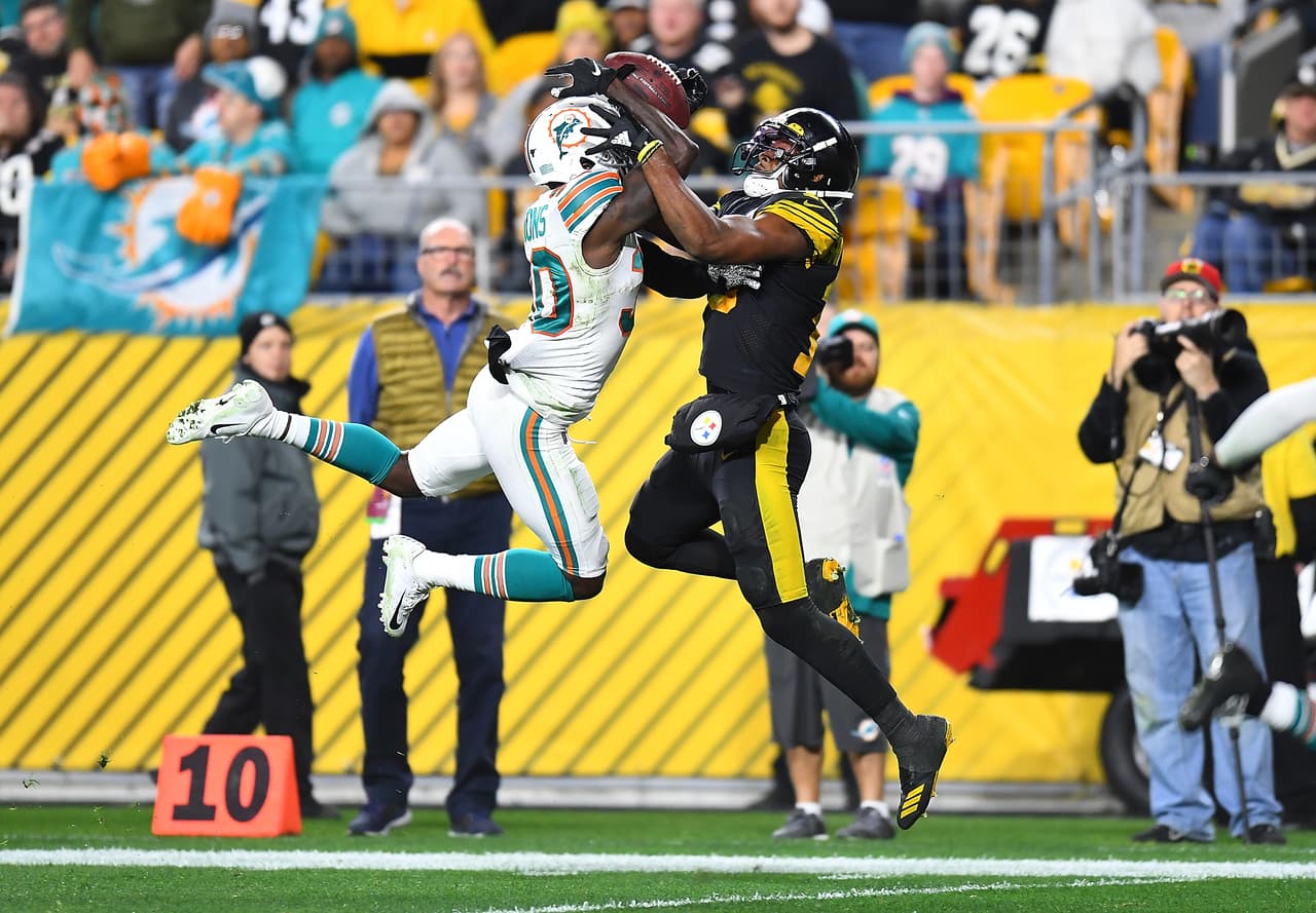 Los pateadores fueron protagonistas, pero las clásicas atrapadas y tacleadas forman parte de las mejores fotos en la Semana 8.