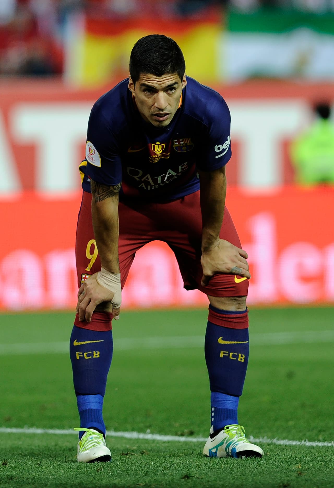 Tras la jugada Luis intentó probar la pierna dándole descanso por un momento y de paso probando el dolor que sentía en el muslo.