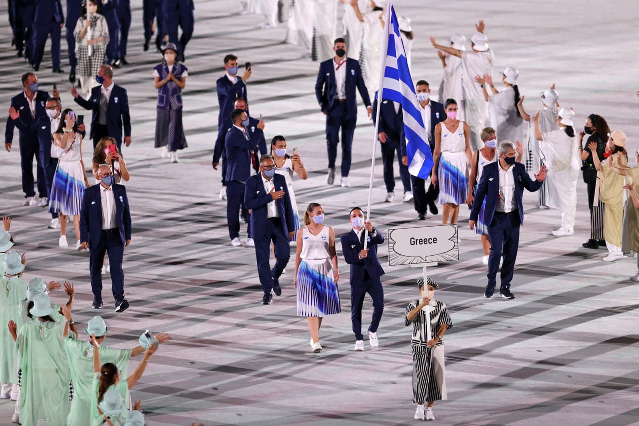 Fiel a la costumbre, Grecia fue la primera nación en desfilar en el estadio olímpico de Tokyo 2020, la cuna del olimpismo.