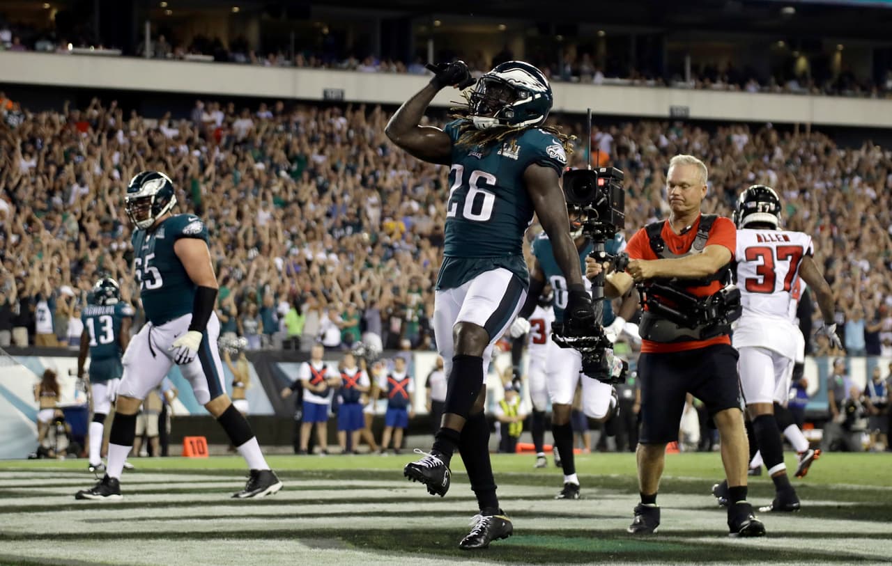 Y tan exitosa fue que realmente encendió la mecha de la ofensiva de los campeones. Con un acarreo de una yarda de Jay Ajayi, Filadelfia se iba adelante en ese momento 10-6.