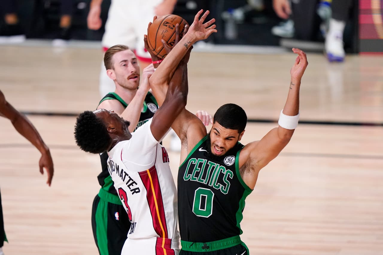 Boston se impuso en el quinto juego 121-108 y los de Miami no pueden liquidar la Final de Conferencia. | En el tercer cuarto los Boston Celtics definieron el juego; Jason Tatum se despachó con 31 puntos y fue el máximo anotador del partido.