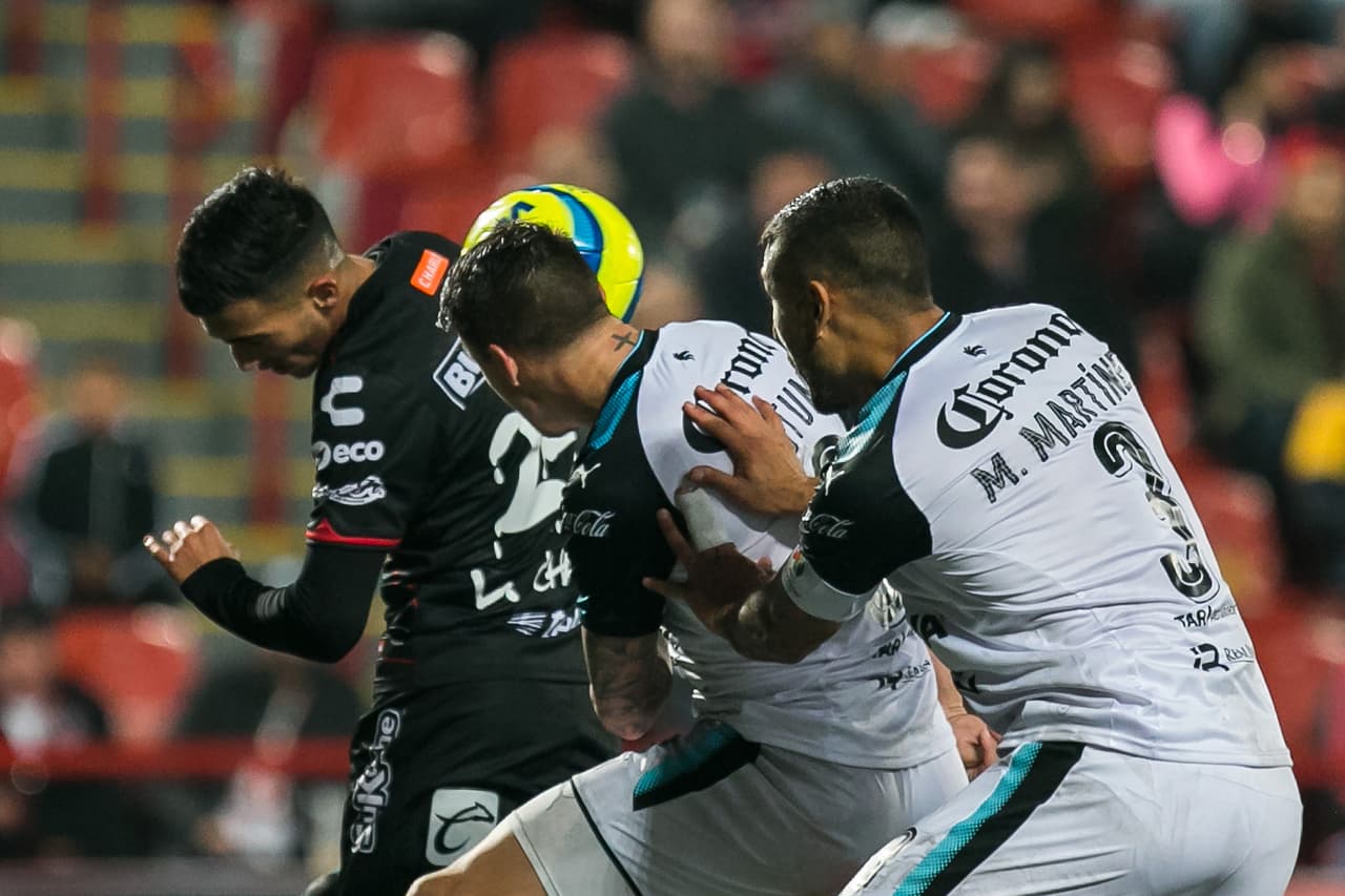 Así el portero debió aplicarse al inicio del encuentro y sacar al menos una jugada de peligro.