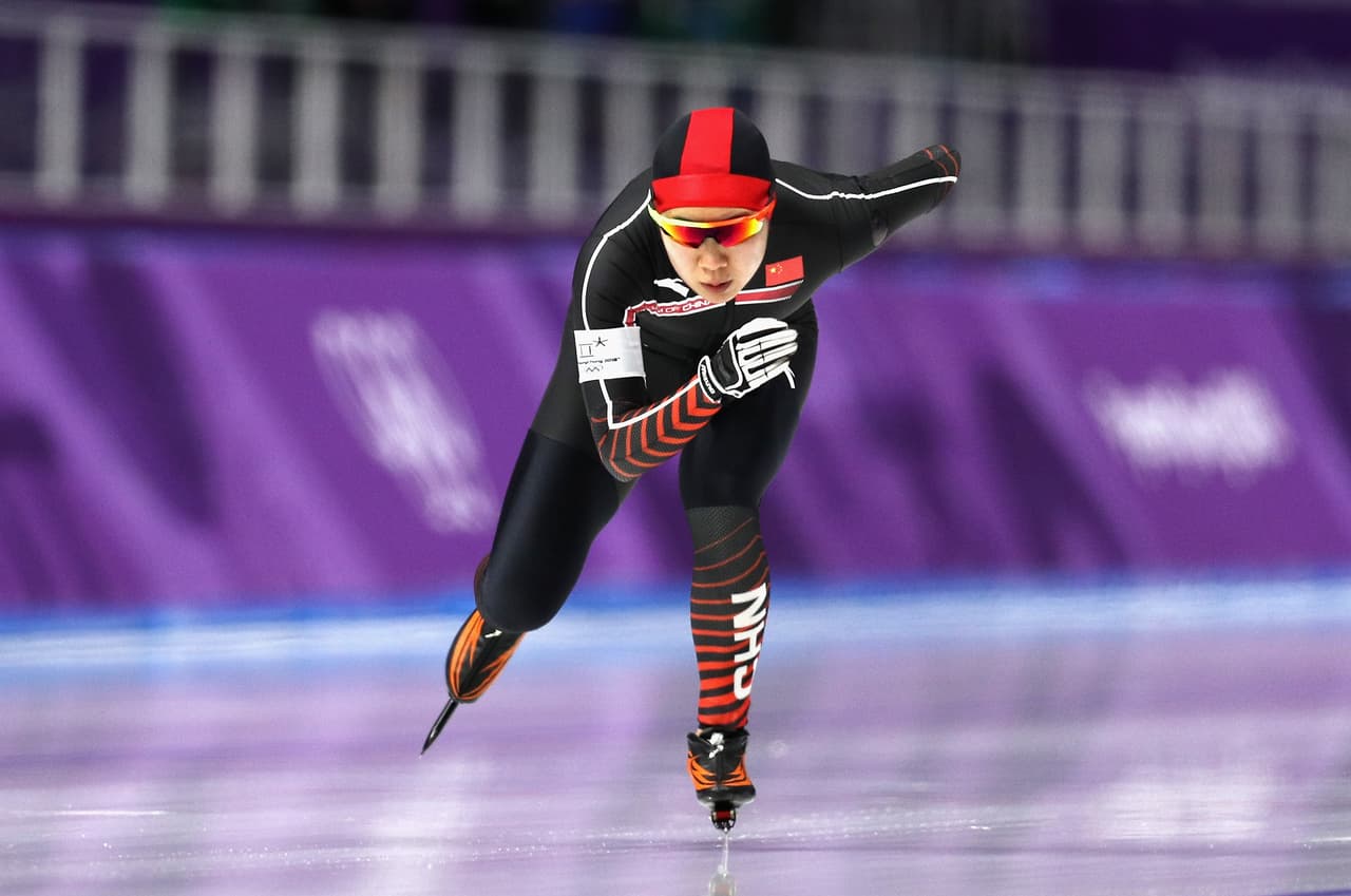 Las participantes del patinaje en velocidad mostraron su capacidad y además destacaron por el atractivo de sus rostros y cuerpos atléticos en los Olímpicos de Invierno. Acá, Jing Liu de China.