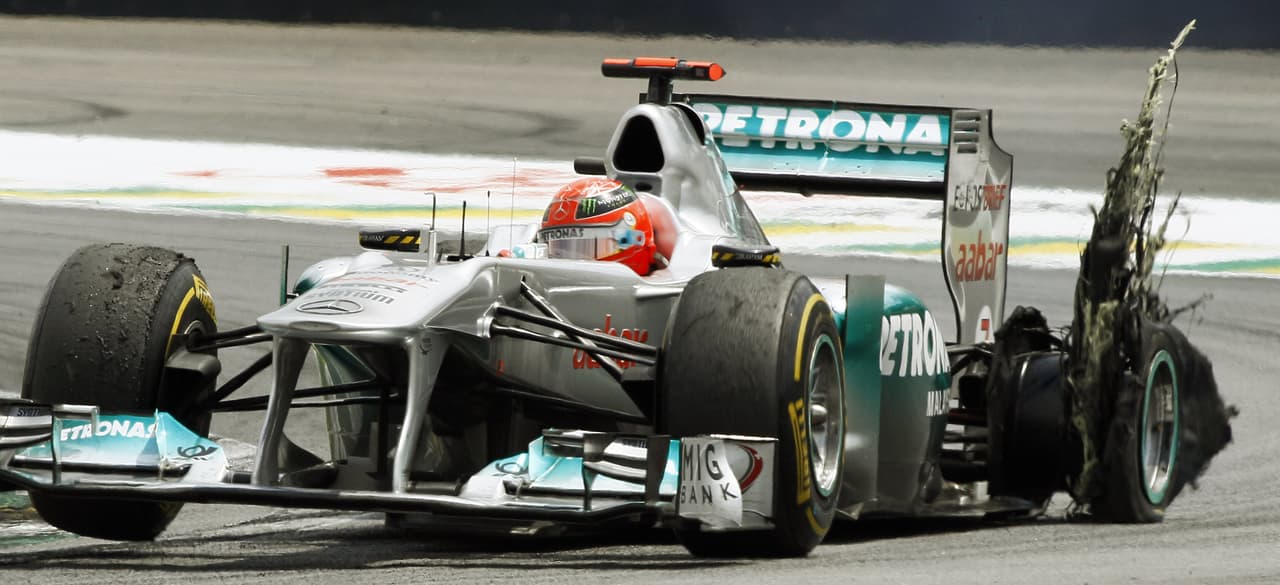 Al final de la temporada, culminó con 5 retiros y tres veces fuera del top 10, como en el Gran Premio de Brasil, donde finalizó en el puesto 15 con el que acabó el año.