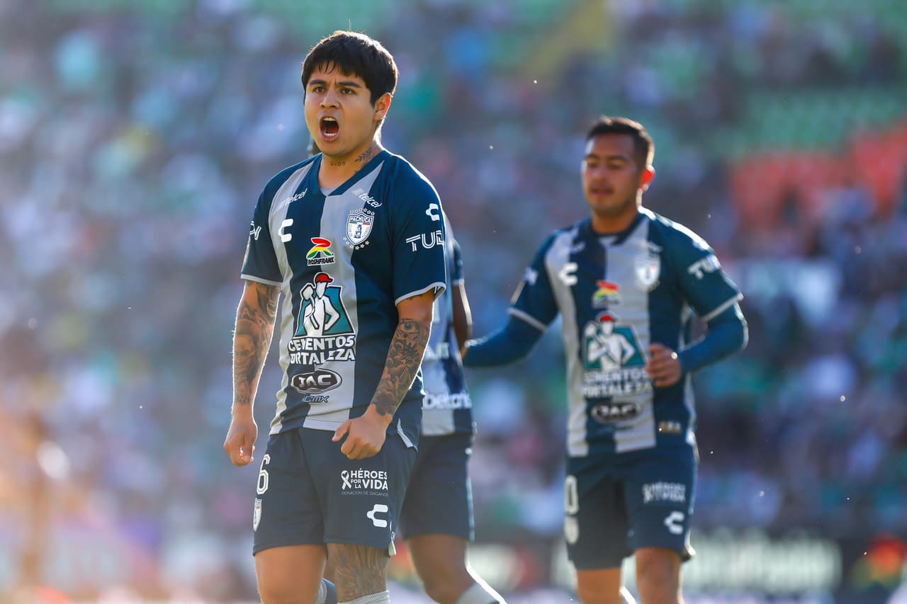 Pachuca derrotó al León como visitante para conservar el liderato del torneo con una solitaria anotación de 'Chofis' López.