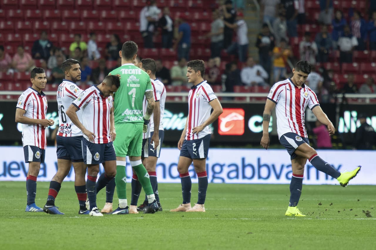 <b>Lo peor: </b>pudo haber goleado en el primer tiempo, pero Chivas no fue contundente y terminaron cayendo ante Monarcas, alejándose de la liguilla.