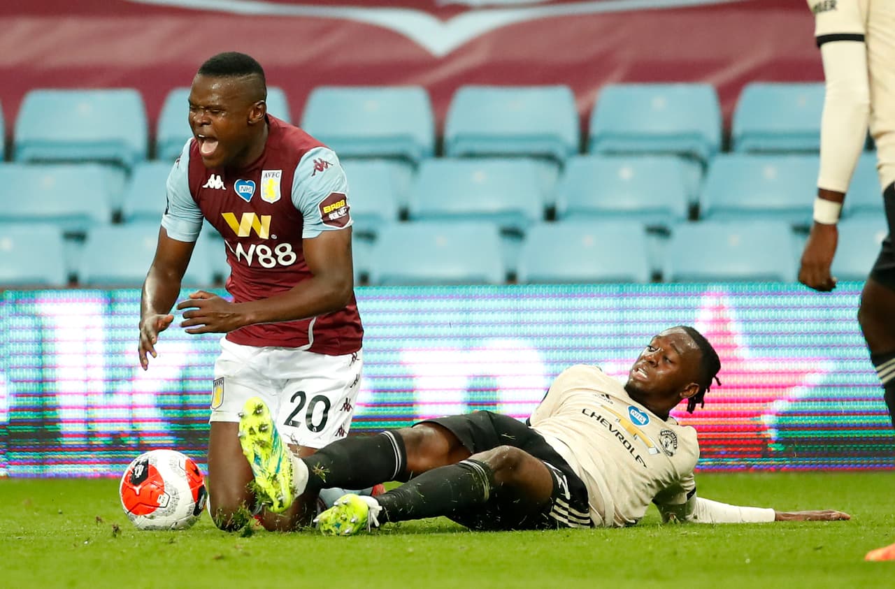 Manchester United vuelve a ganar y se acerca al Leicester City en la búqueda por puestos de Champions League.