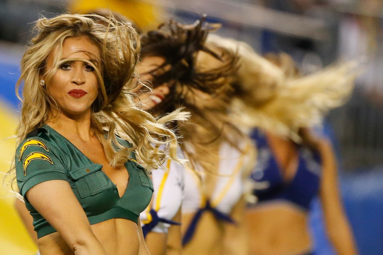 Qué cosa más linda las porristas de los San Diego Chargers. Checa lo mejor de ellas en la temporada 2015 de la NFL.