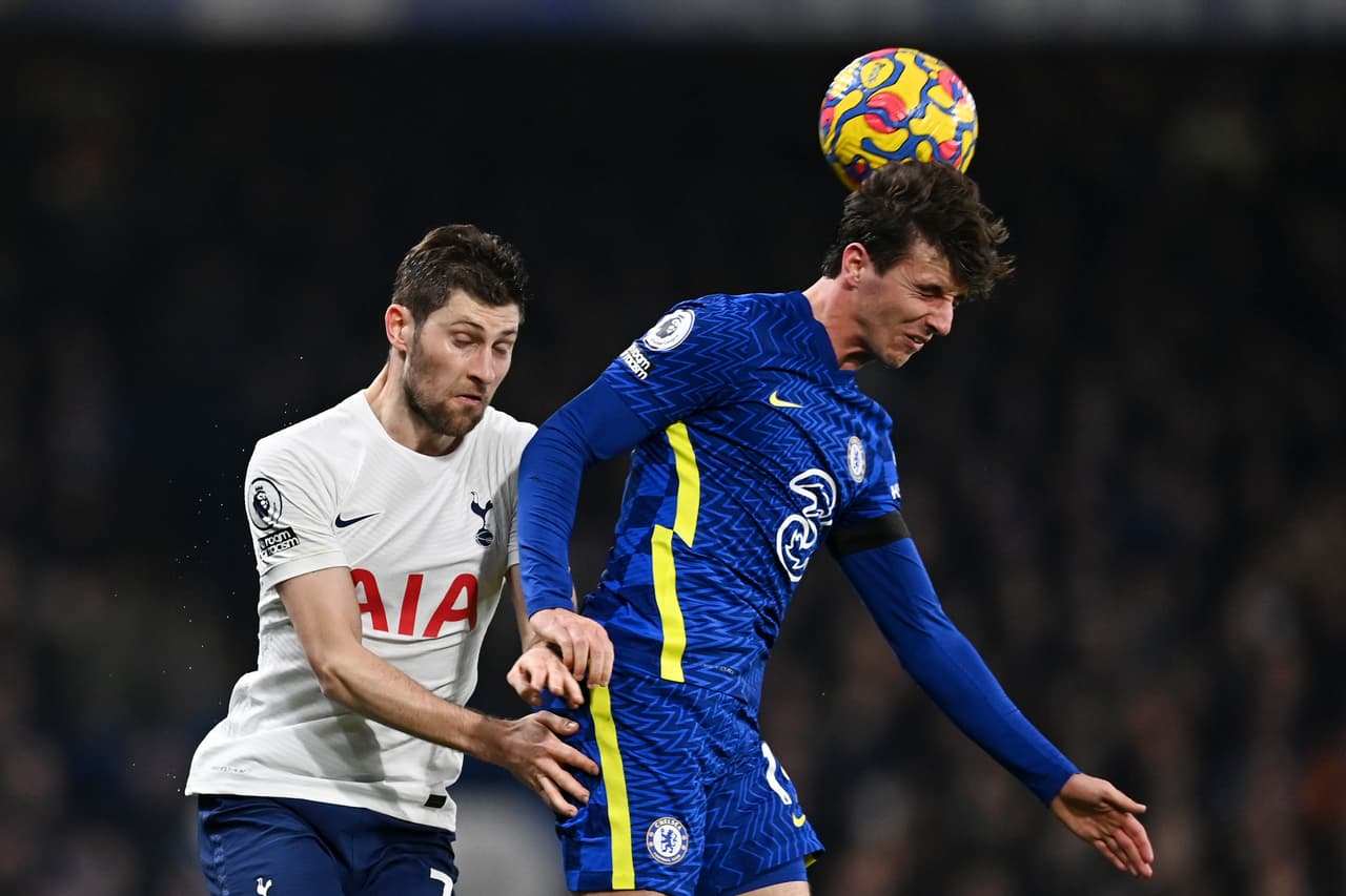 Los Blues se impusieron sobre el Tottenham en Stamford Bridge con las anotaciones de Hakim Ziyech y Thiago Silva.