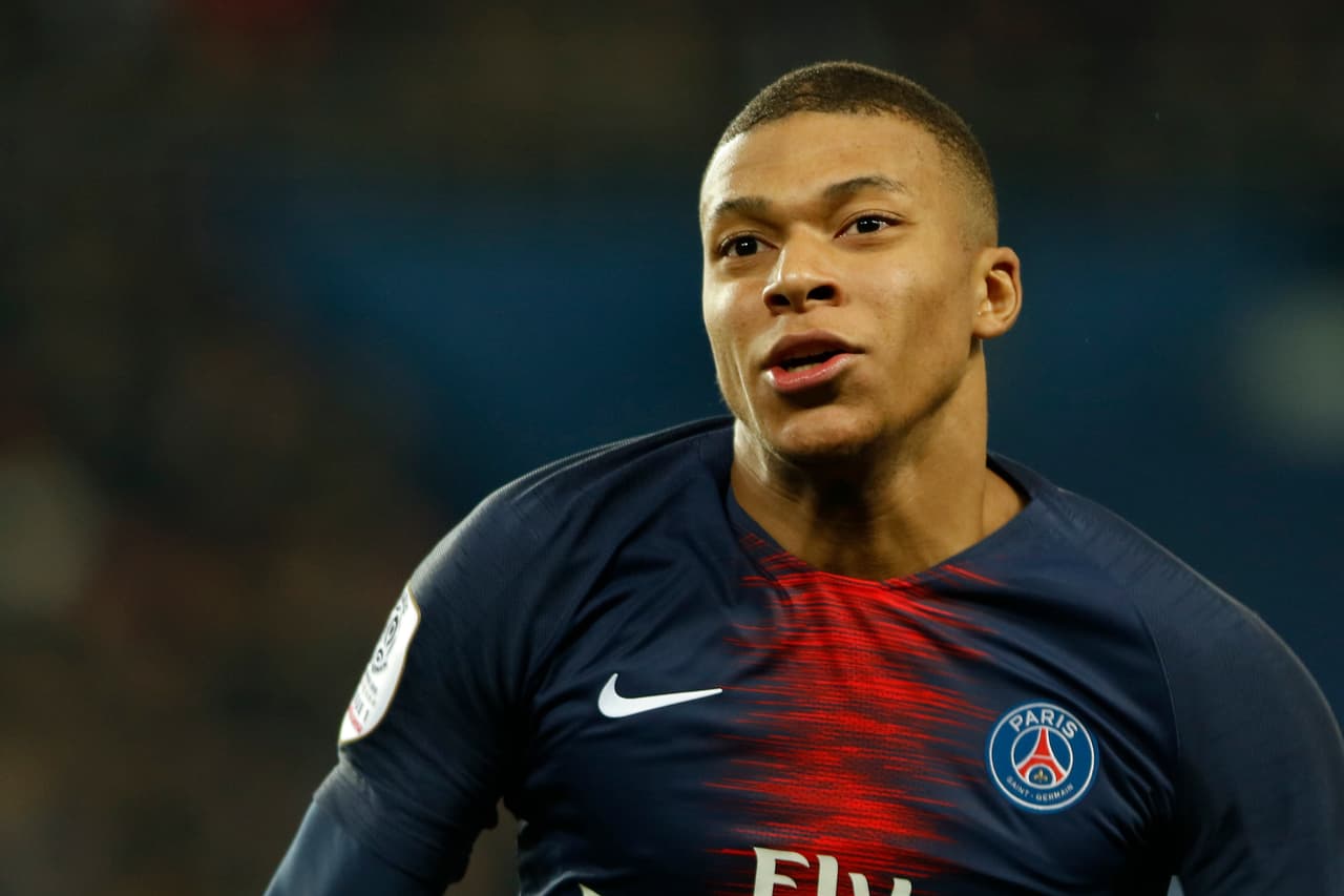 El delantero francés aseguró que se quedará en el PSG, aunque podría tener otros deseos.