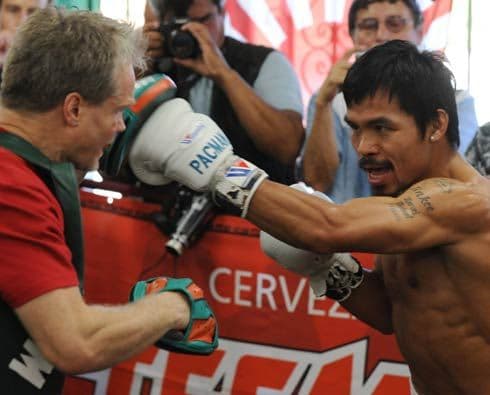 Freddie Roach ha alabado la forma en que entrena su pupilo Manny Pacquiao, quien no descansa para estar bien preparado.