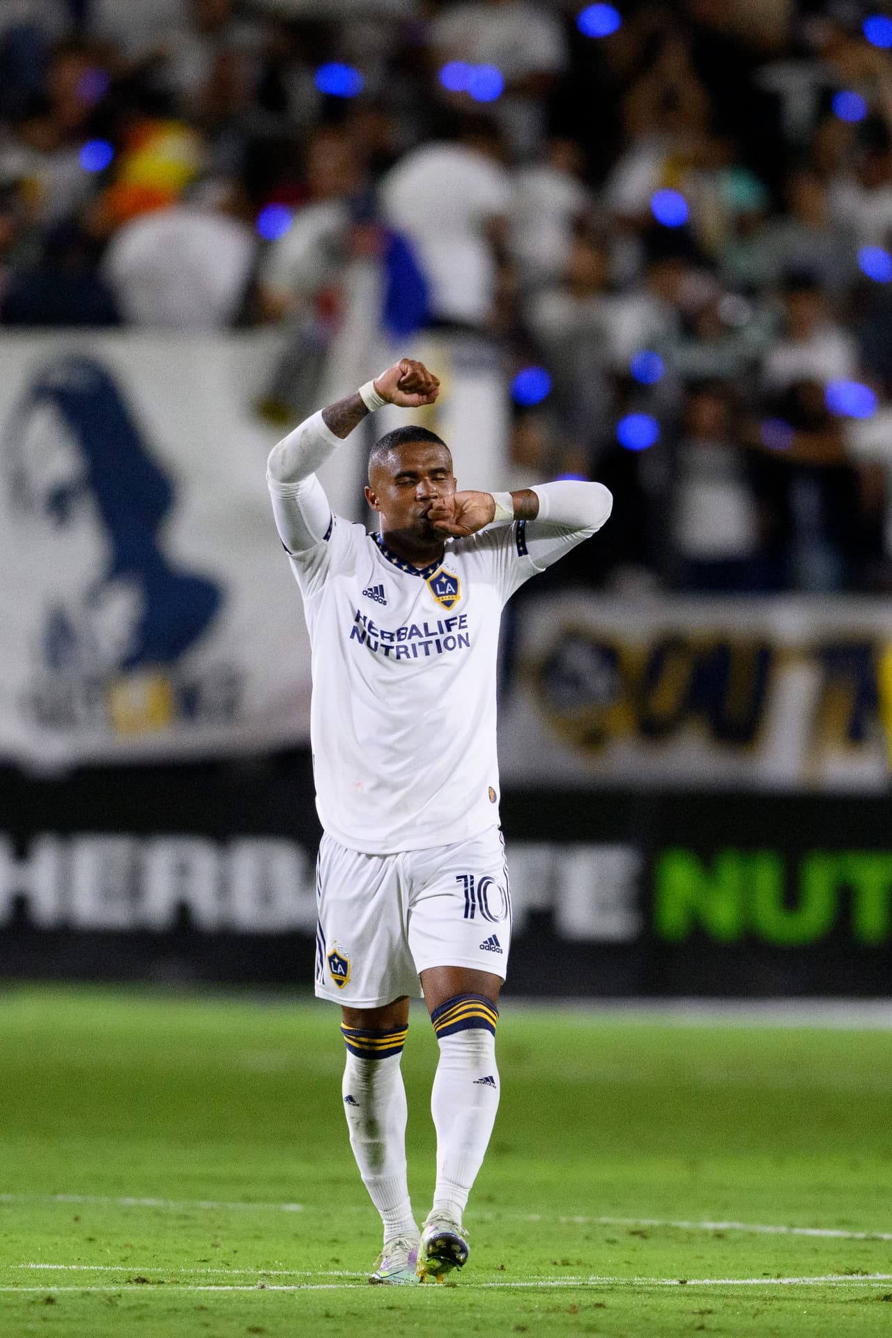 Desde los 12 pasos, Douglas Costa marcó de penal el tanto de la igualdad frente a RSL.
<br>