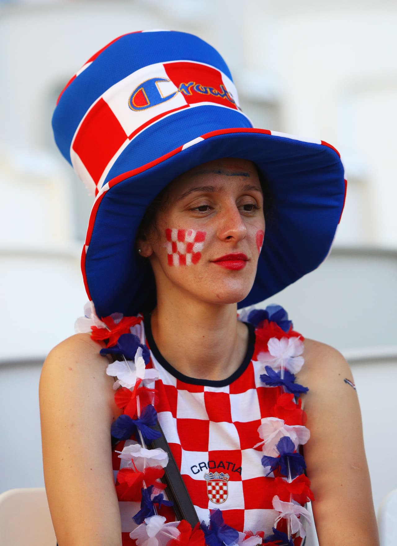 Disfruta de las mejores imágenes de las aficionadas croatas que partido a partido apoyan a su selección.
