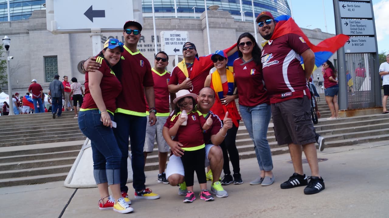 Aficionados se dieron cita al Soldier Field para el enfrentamiento entre Jamaica y Venezuela en Chicago