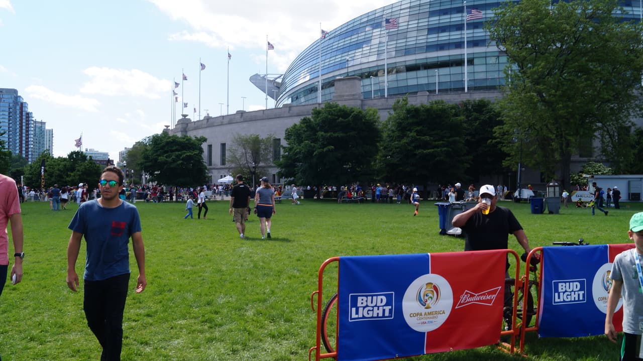 Aficionados se dieron cita al Soldier Field para el enfrentamiento entre Jamaica y Venezuela en Chicago